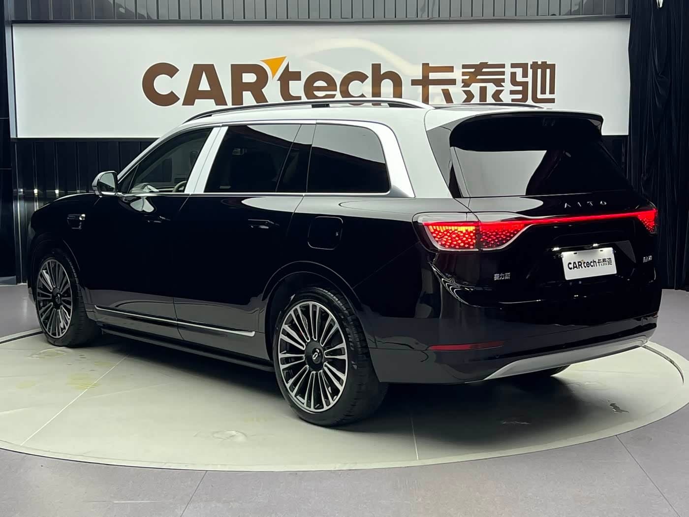 2025 Aito Wenjie AITO M9 Black, 7,000 km, China export – photo 5
