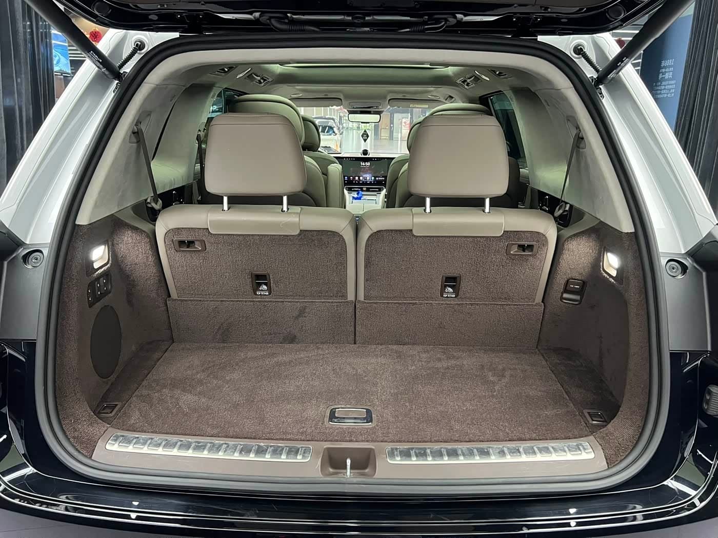 2025 Aito Wenjie AITO M9 Black, 7,000 km, China export – photo 8