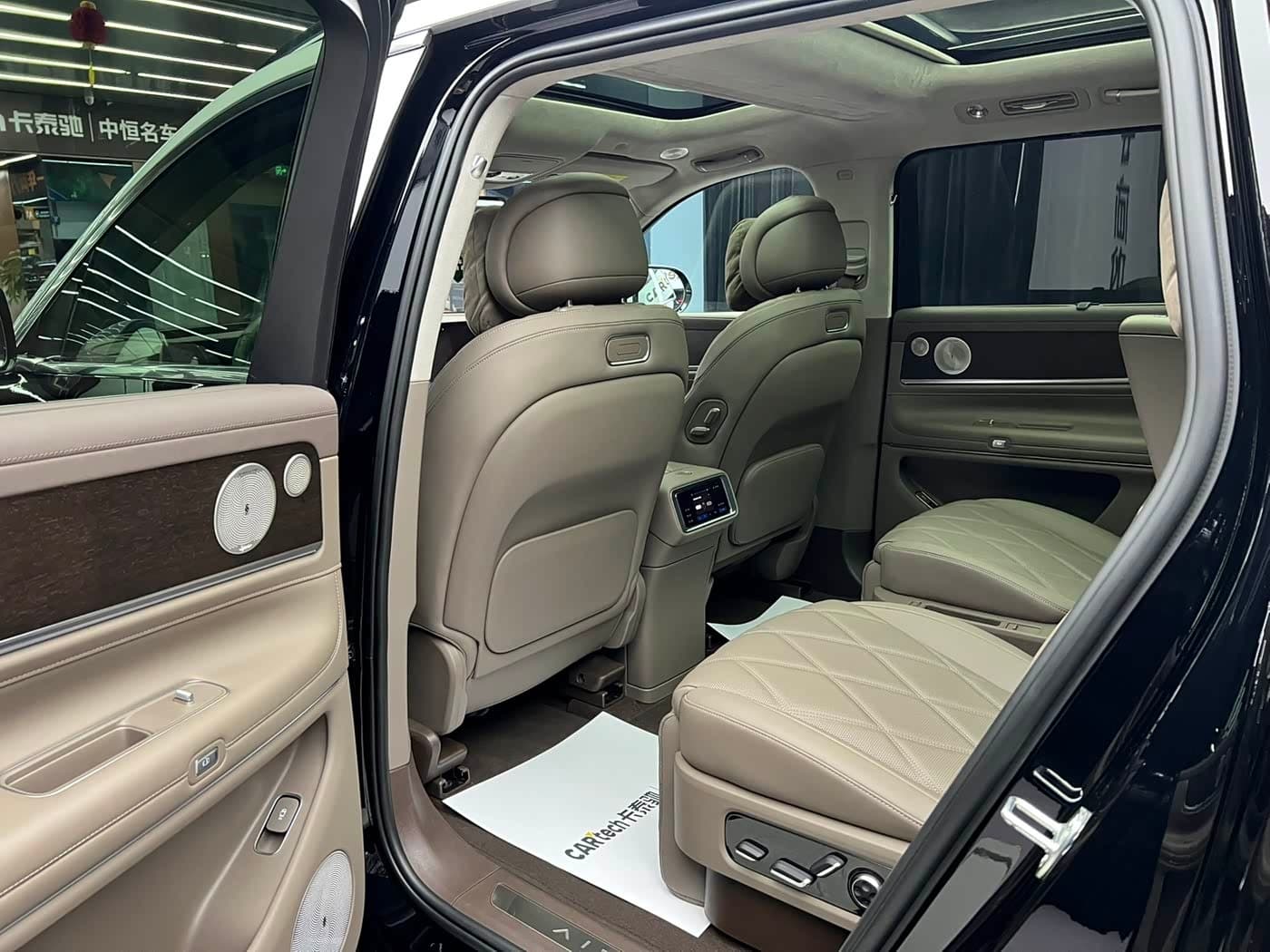 2025 Aito Wenjie AITO M9 Black, 7,000 km, China export – photo 18