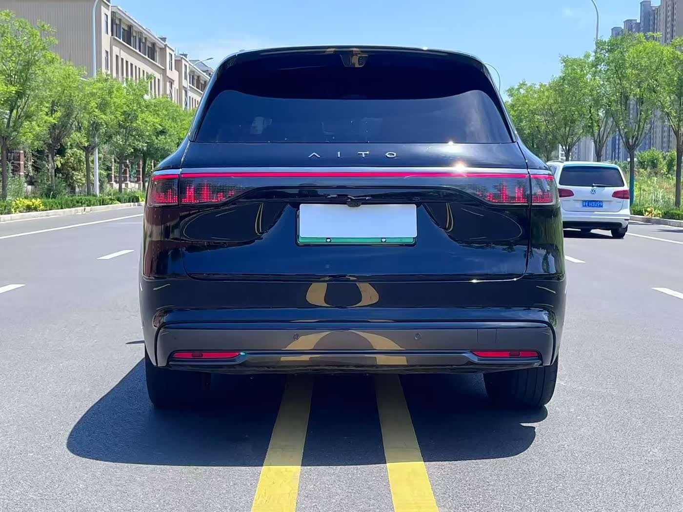 2025 Aito Wenjie AITO M8 Black, 30,000 km, China export – photo 9