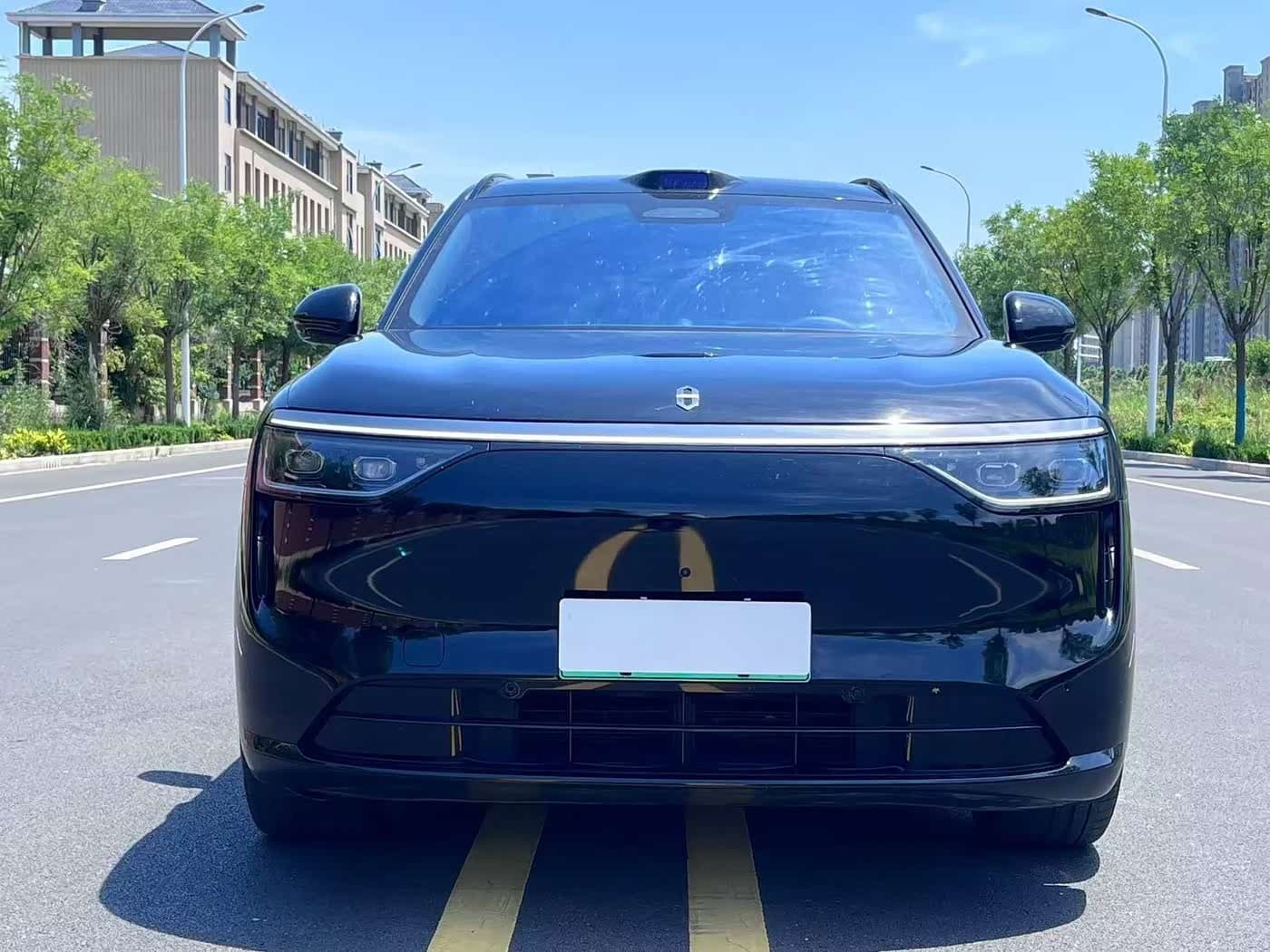 2025 Aito Wenjie AITO M8 Black, 30,000 km, China export – photo 2