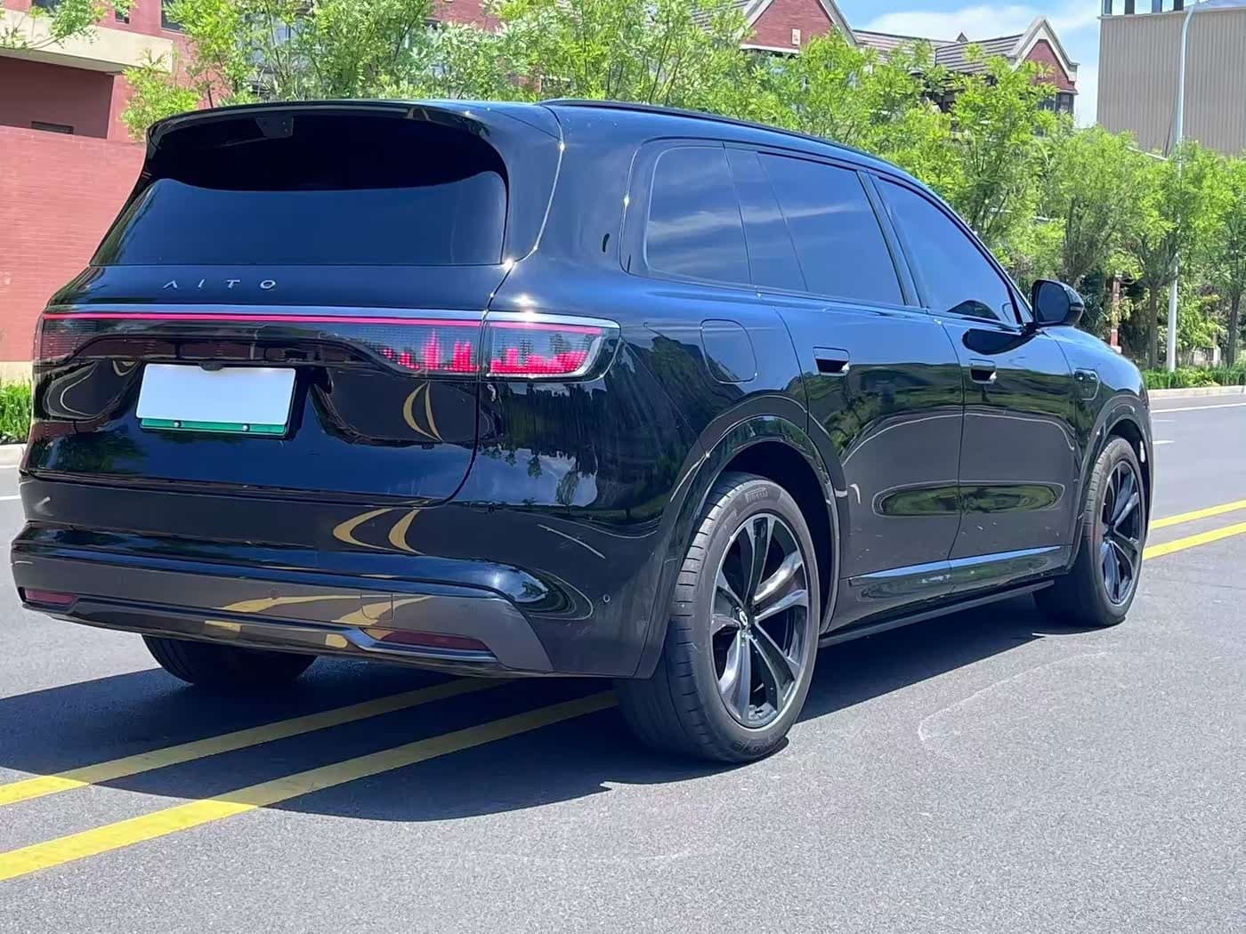 2025 Aito Wenjie AITO M8 Black, 30,000 km, China export – photo 7