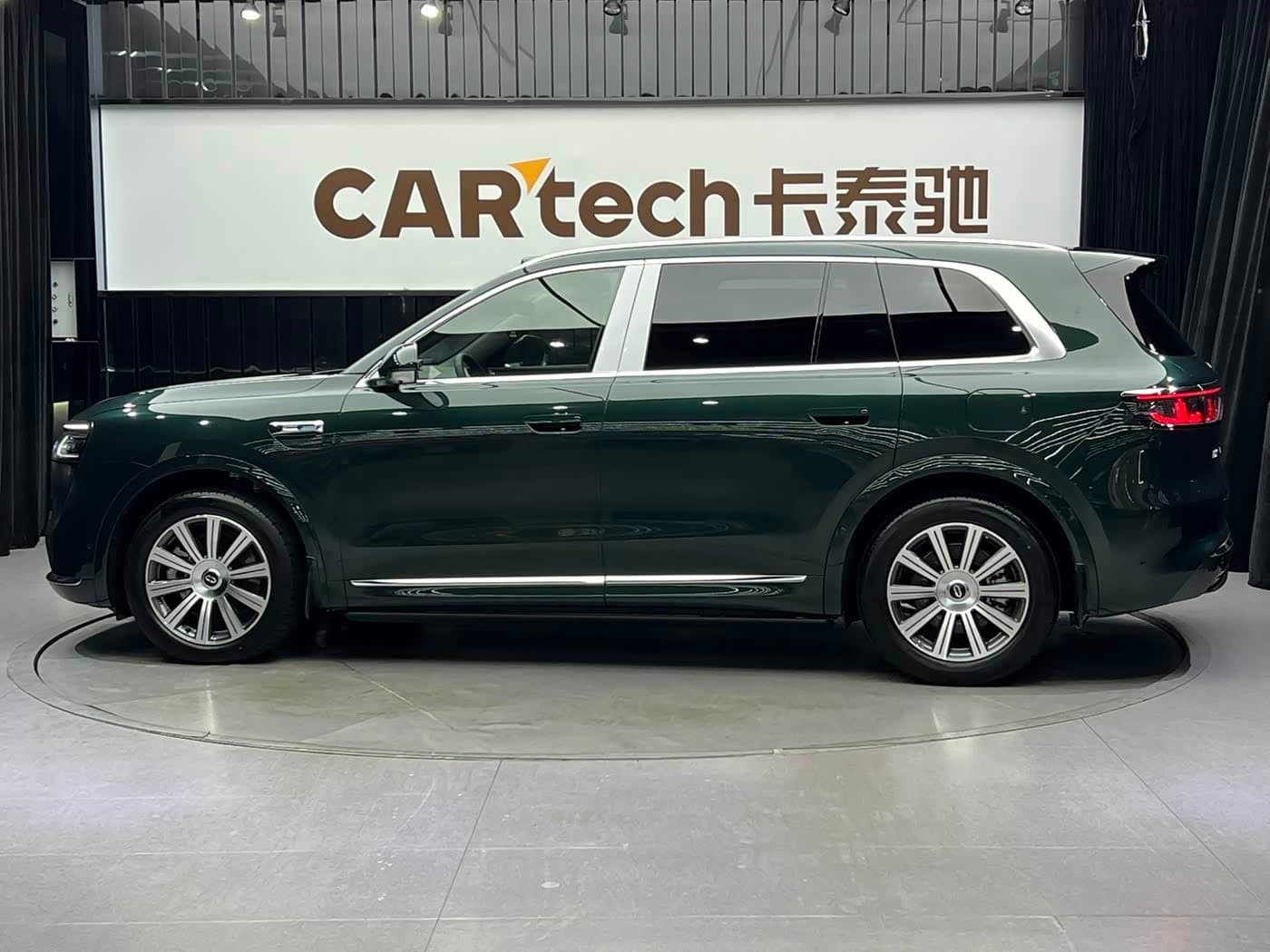 2025 Aito Wenjie AITO M8 Green, 9,600 km, China export – photo 4