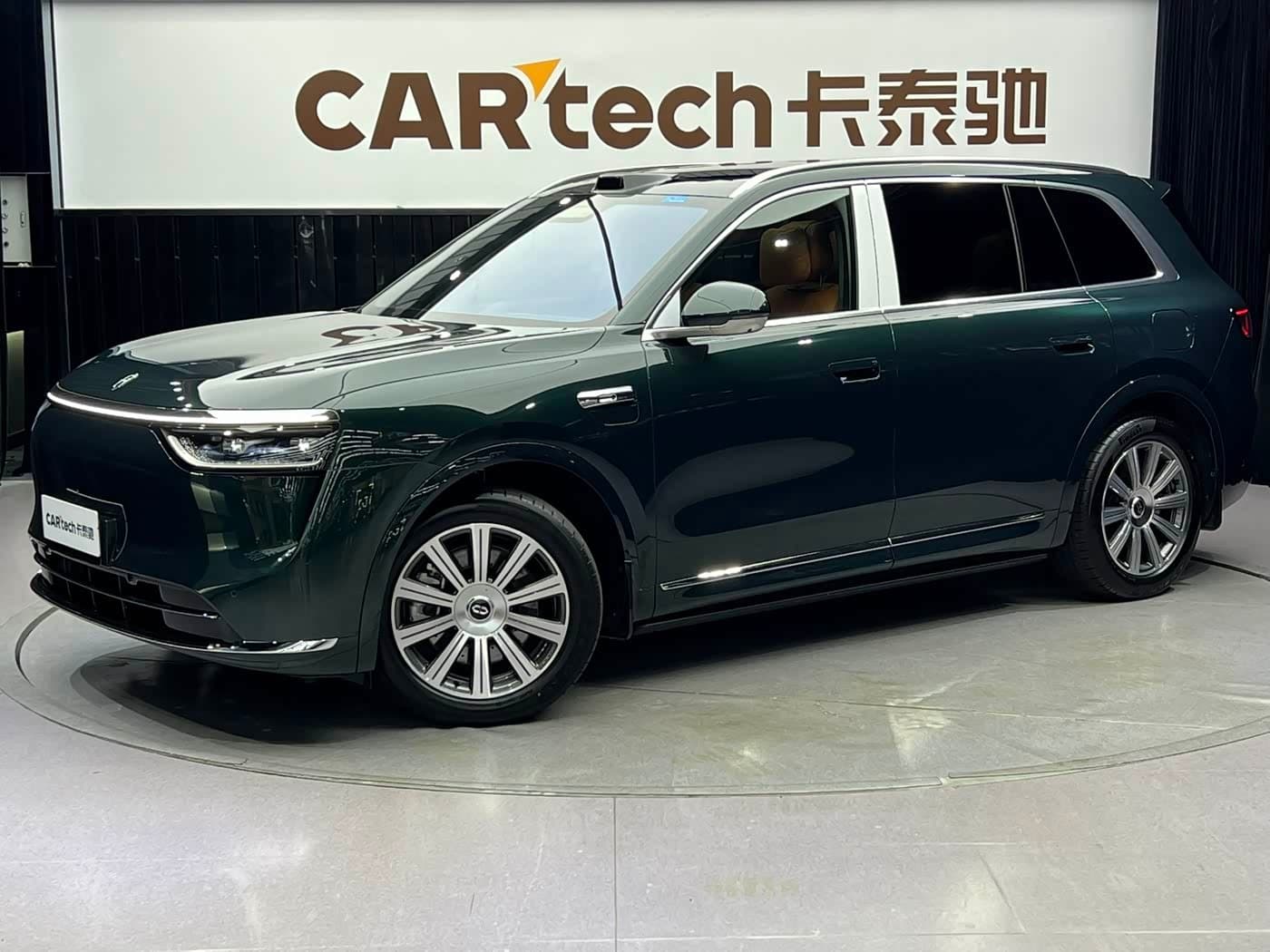 2025 Aito Wenjie AITO M8 Green, 9,600 km, China export – photo 1