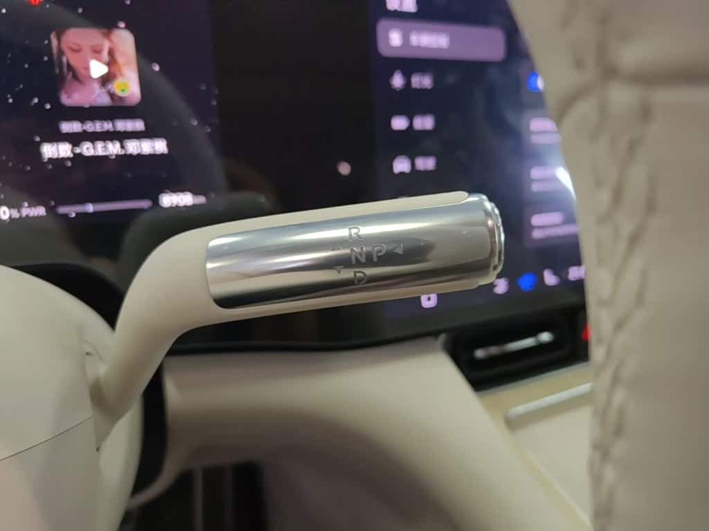 2025 Aito Wenjie AITO M8 White, 8,900 km, China export – photo 14