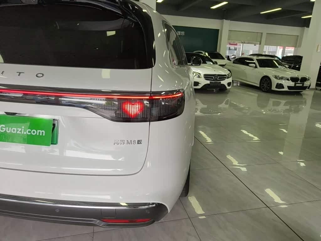 2025 Aito Wenjie AITO M8 White, 8,900 km, China export – photo 8