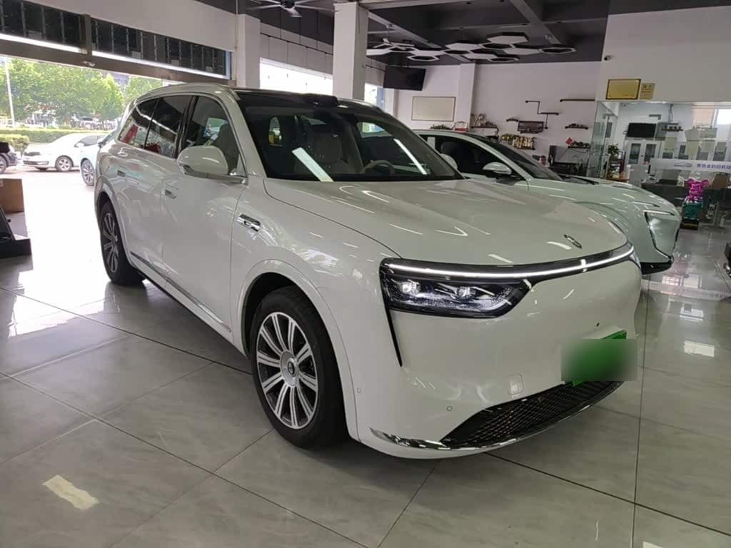2025 Aito Wenjie AITO M8 White, 8,900 km, China export – photo 4