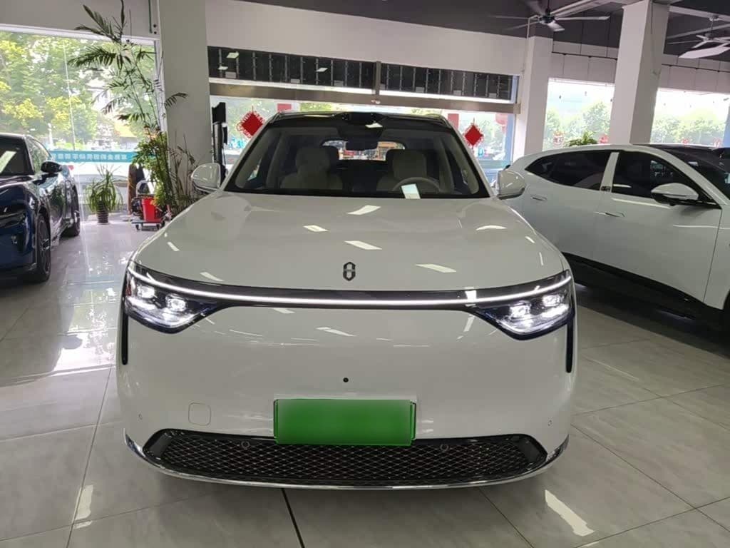 2025 Aito Wenjie AITO M8 White, 8,900 km, China export – photo 3
