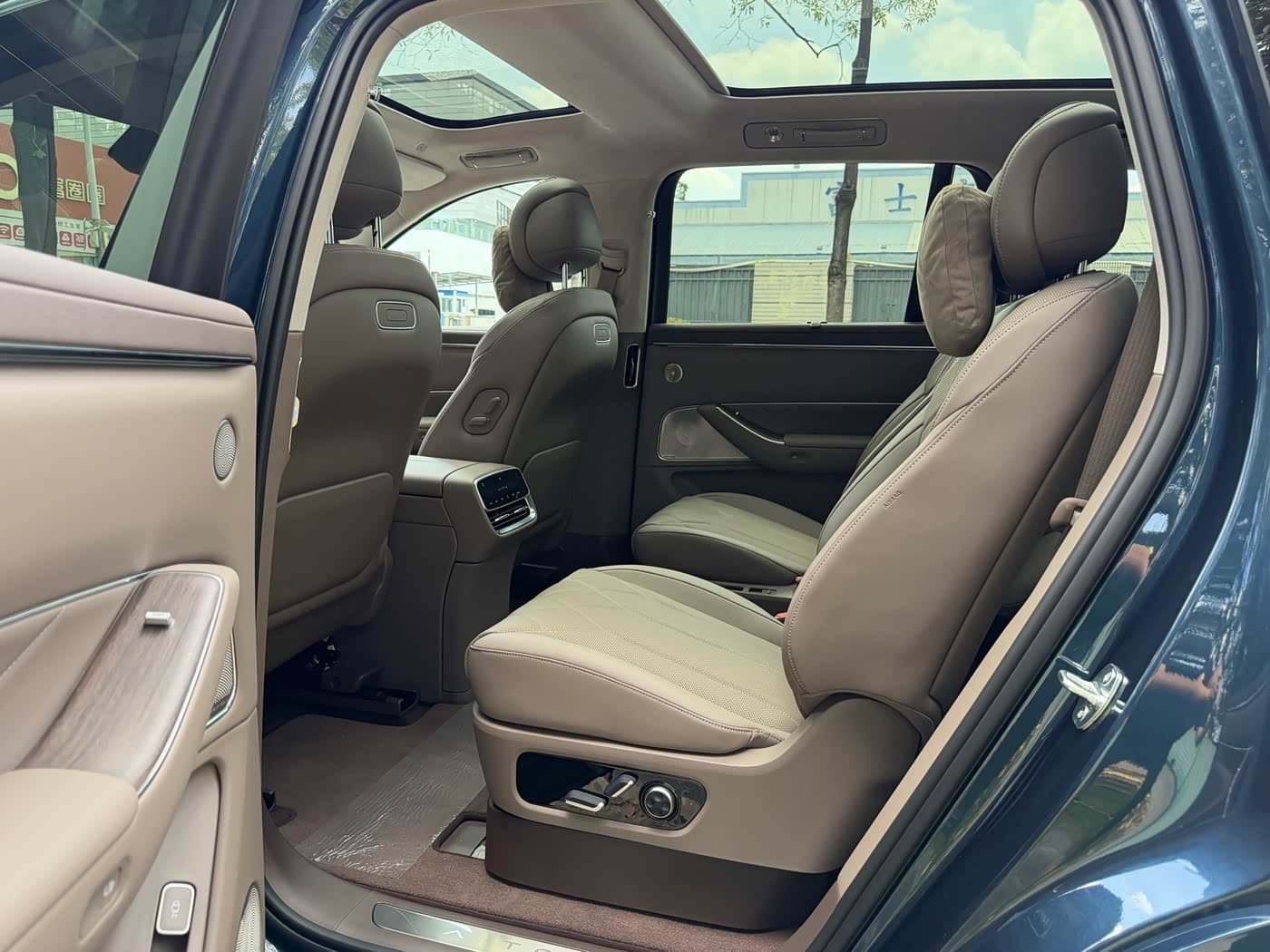 2026 Aito Wenjie AITO M8 Blue, 100 km, China export – photo 12