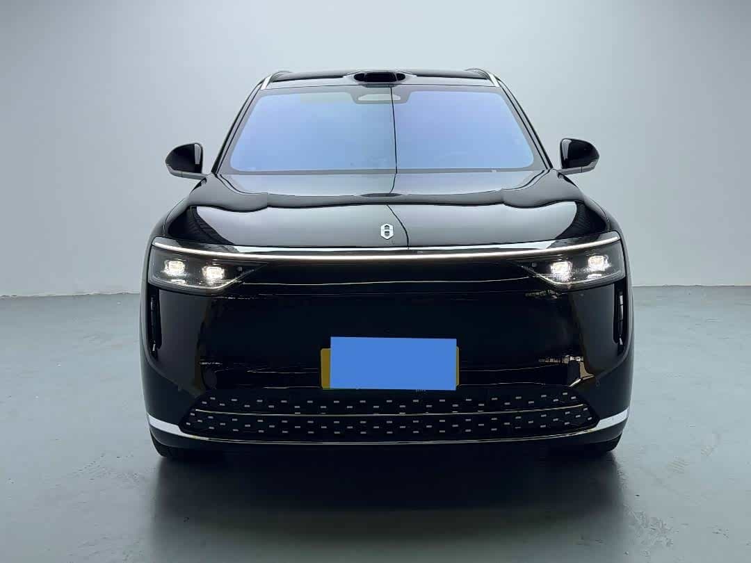 2025 Aito Wenjie AITO M8 Black, 9,000 km, China export – photo 2