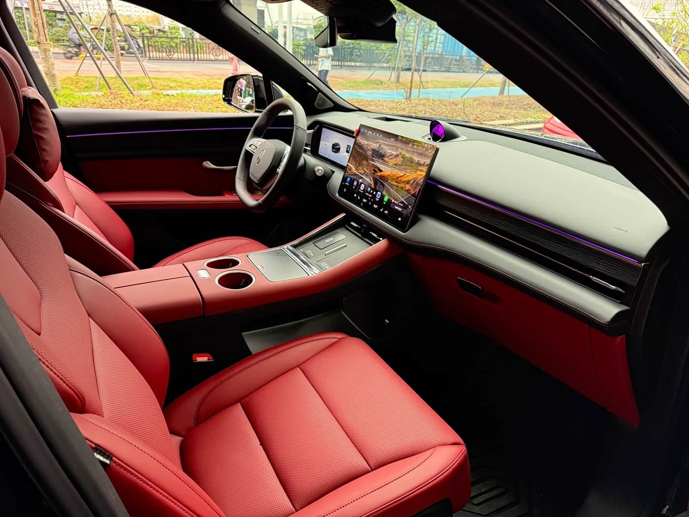 2025 Aito Wenjie AITO M5 Black, 6,000 km, China export – photo 6