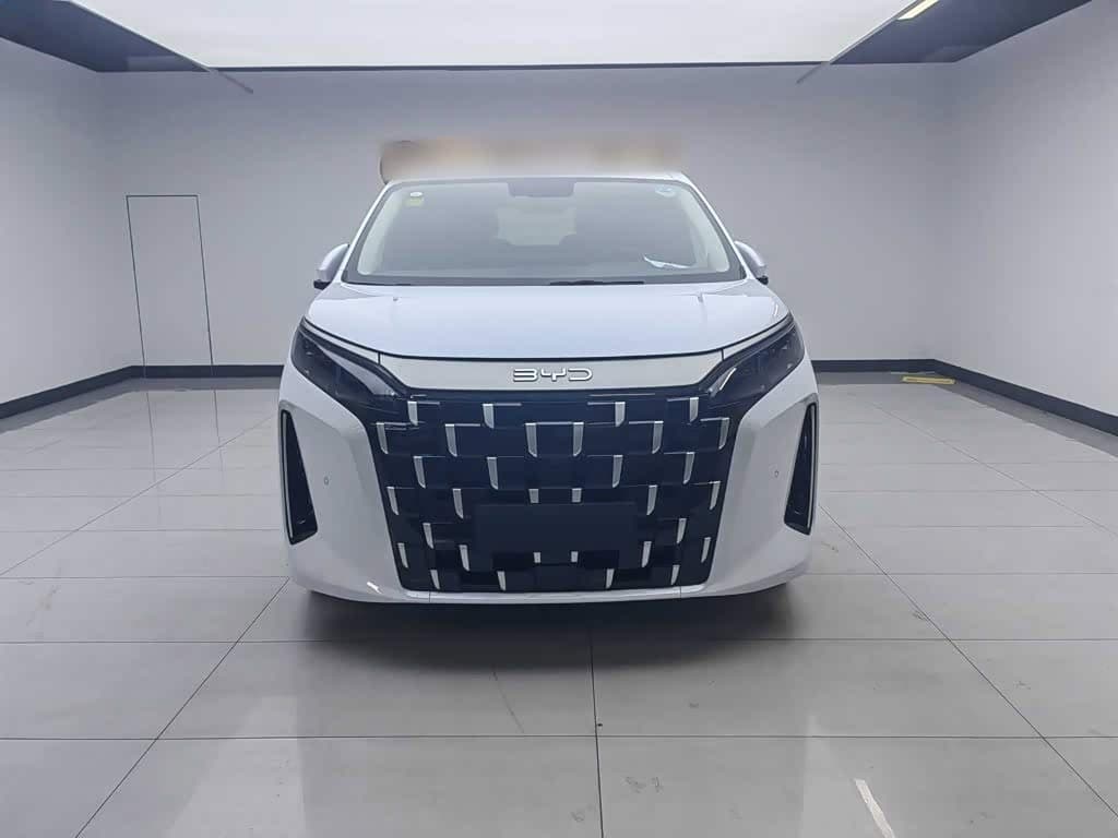 2025 BYD M9 White, 7,300 km, China export – photo 6