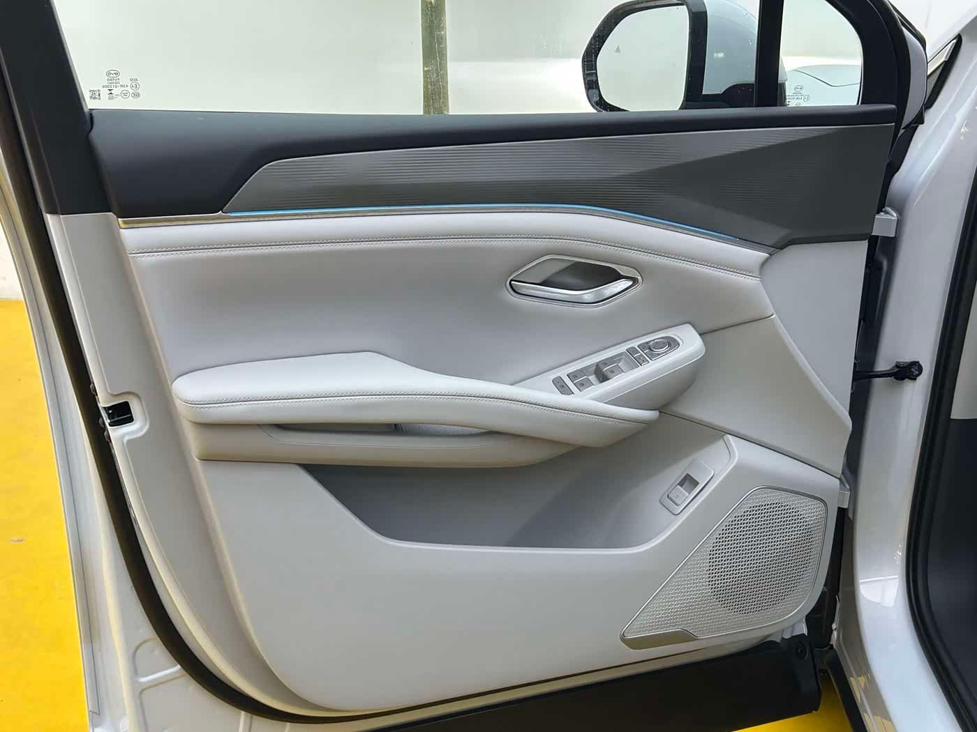 2026 BYD Song Ultra White, 1,000 km, China export – photo 4