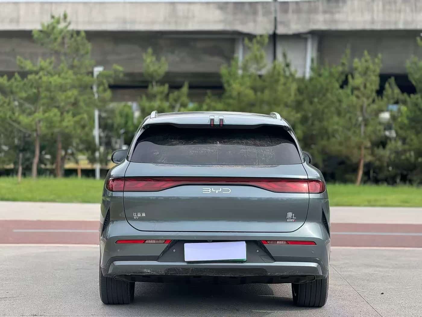 2025 BYD Tang L Silbergrau, 1,000 km, China export – photo 7
