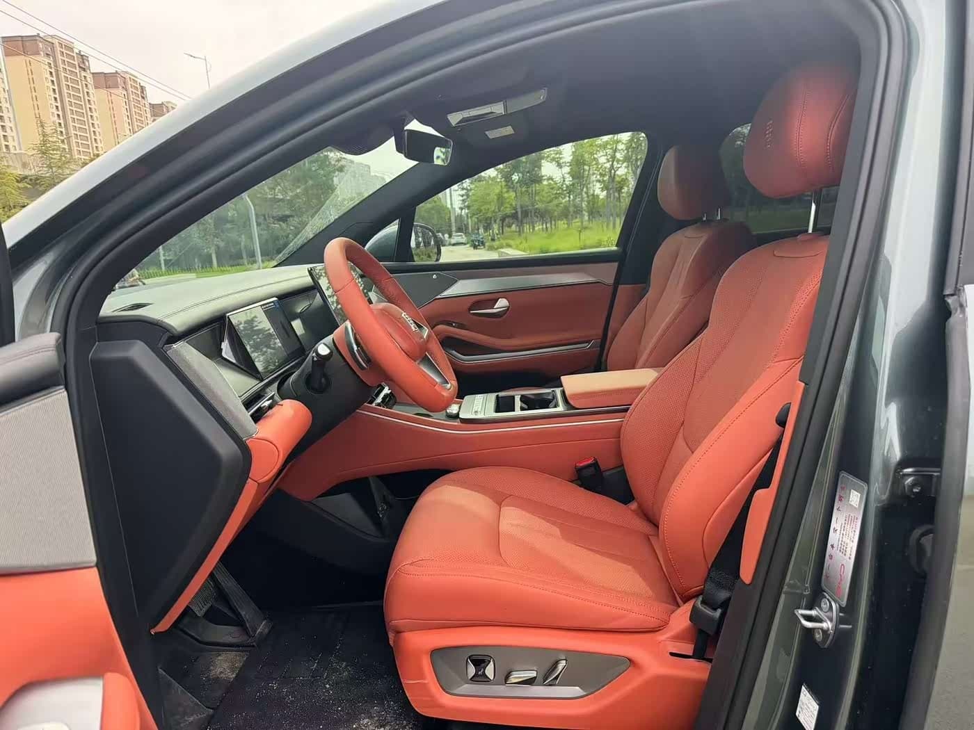 2025 BYD Tang L Silbergrau, 1,000 km, China export – photo 5