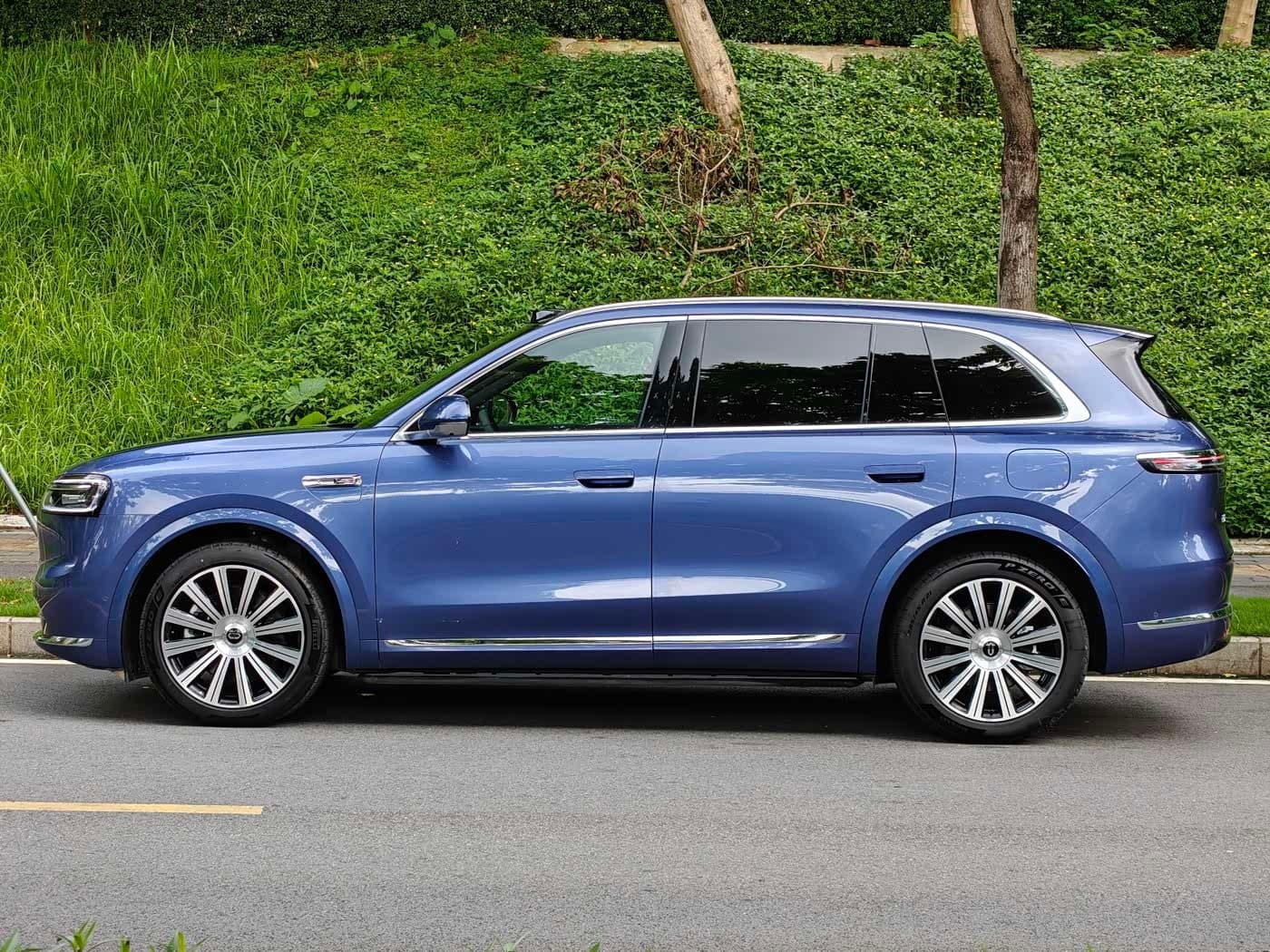 2025 Aito Wenjie AITO M7 Blue, 7,000 km, China export – photo 3