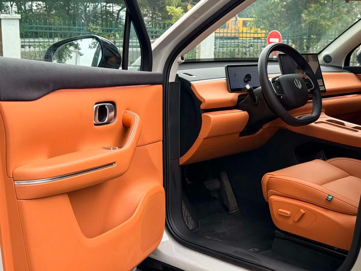 2025 Leapmotor C10 Silbergrau, 13,000 km, China export – photo 7