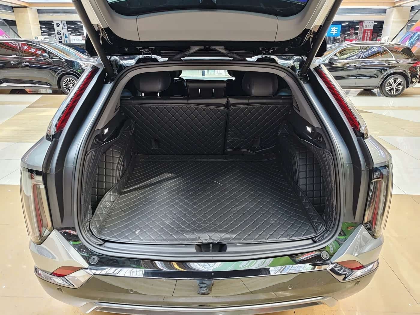 2024 Cadillac IQ Ao Ge Silver Gray, 30,000 km, China export – photo 17