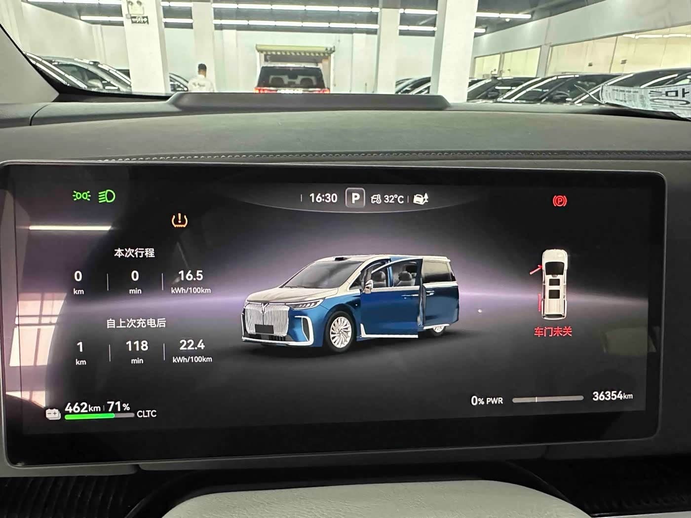 2024 Voyah Auto Voyah Dreamer Silver Gray, 36,000 km, China export – photo 10