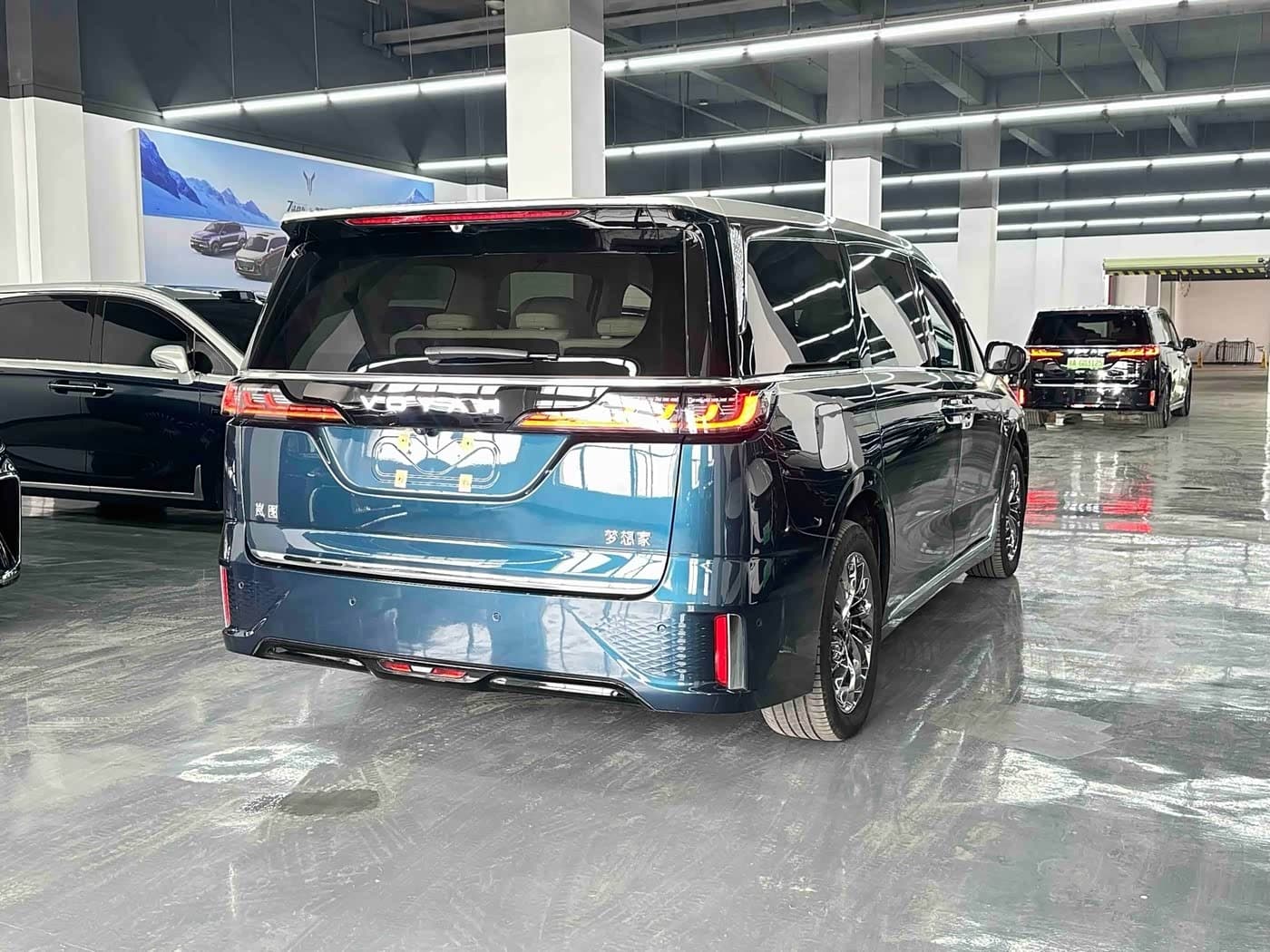 2024 Voyah Auto Voyah Dreamer Silver Gray, 36,000 km, China export – photo 6