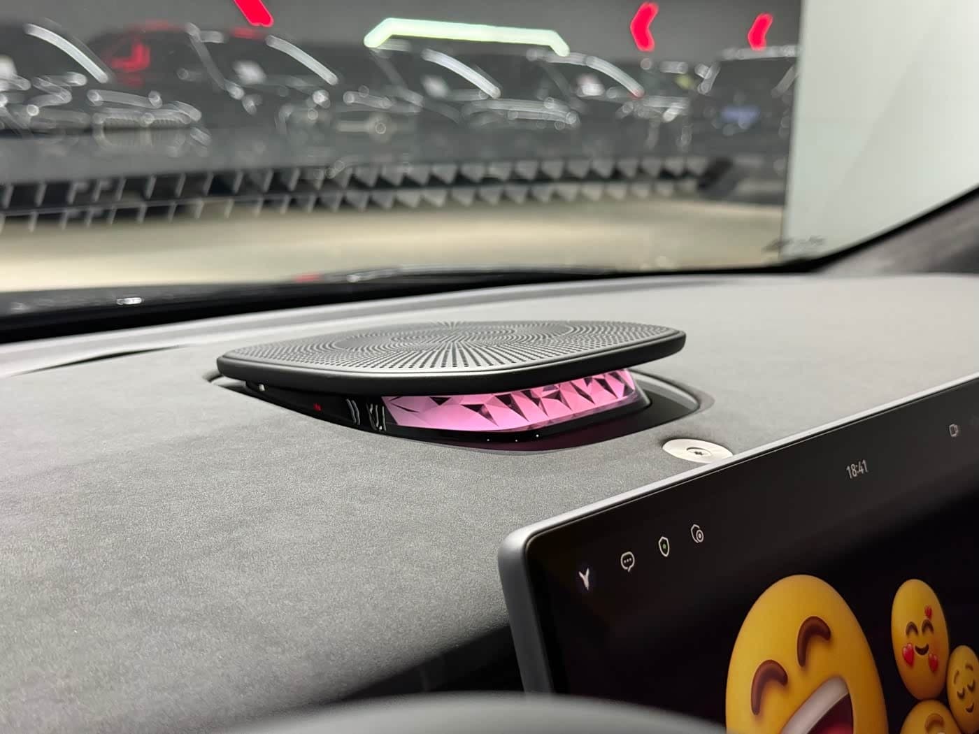 2025 Voyah Auto Voyah Zhiyin Black, 6,000 km, China export – photo 17