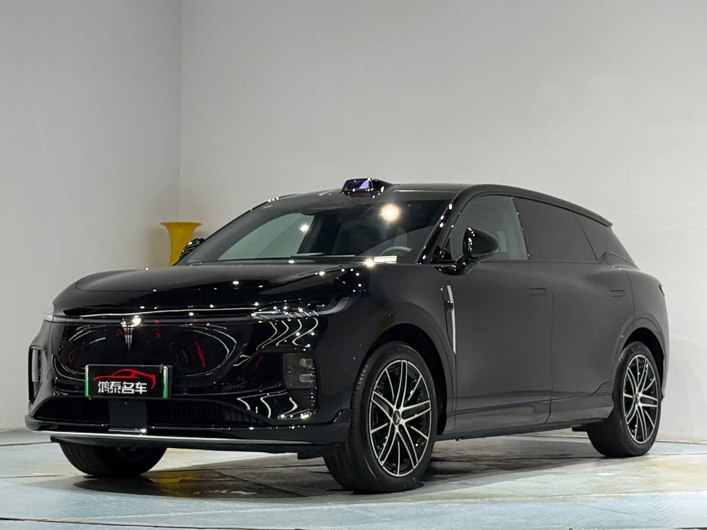 2025 Voyah Auto Voyah Zhiyin Black, 6,000 km, China export – photo 2