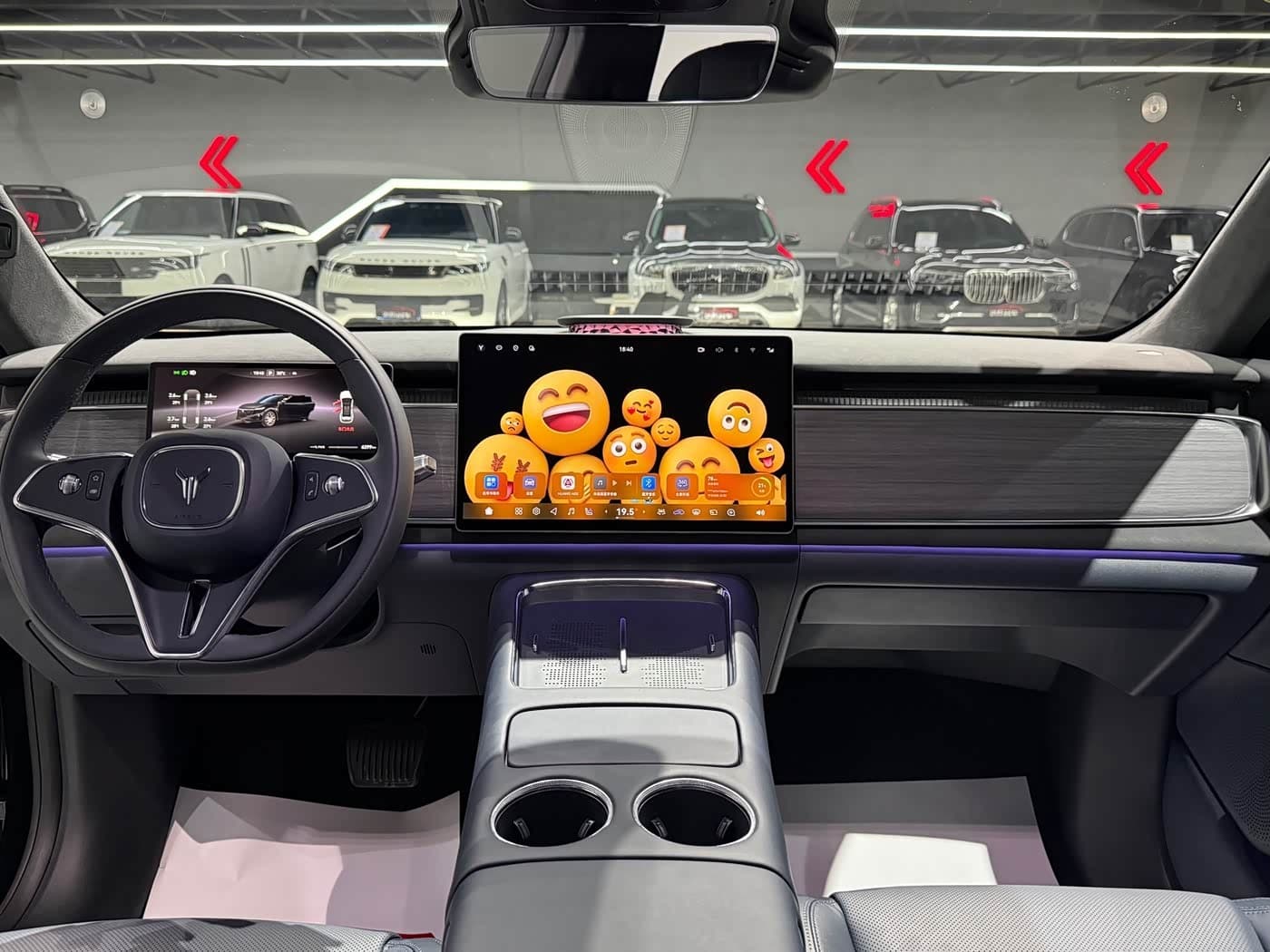 2025 Voyah Auto Voyah Zhiyin Black, 6,000 km, China export – photo 11