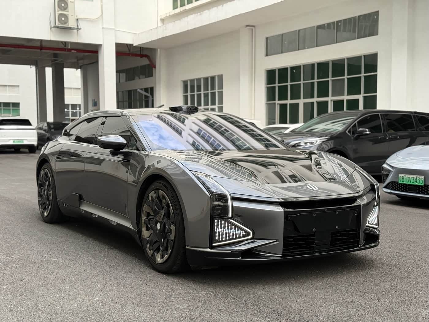2022 Hiphi Z Silbergrau, 30,000 km, China export – photo 3