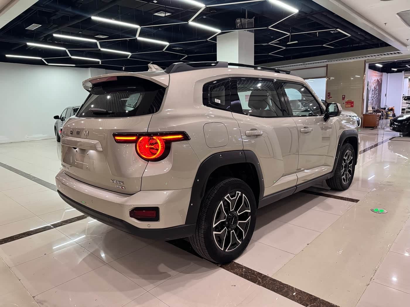 2025 Haval Second-Generation Big Dog New Energy Silver Gray, 15,000 km, China export – photo 16