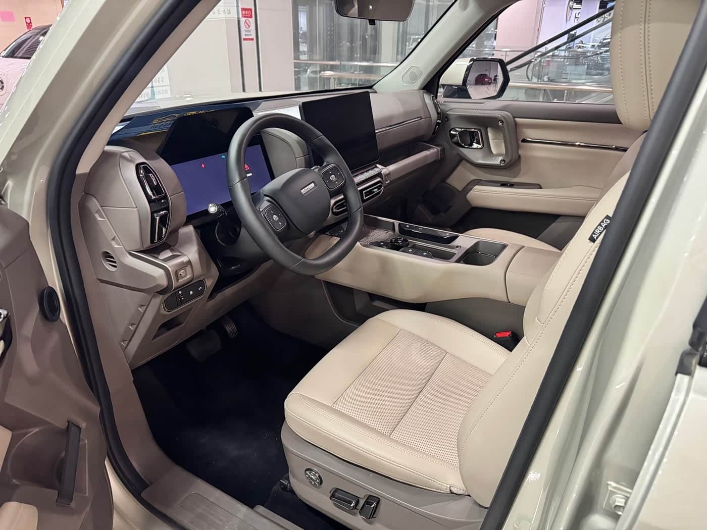 2025 Haval Second-Generation Big Dog New Energy Silver Gray, 15,000 km, China export – photo 6