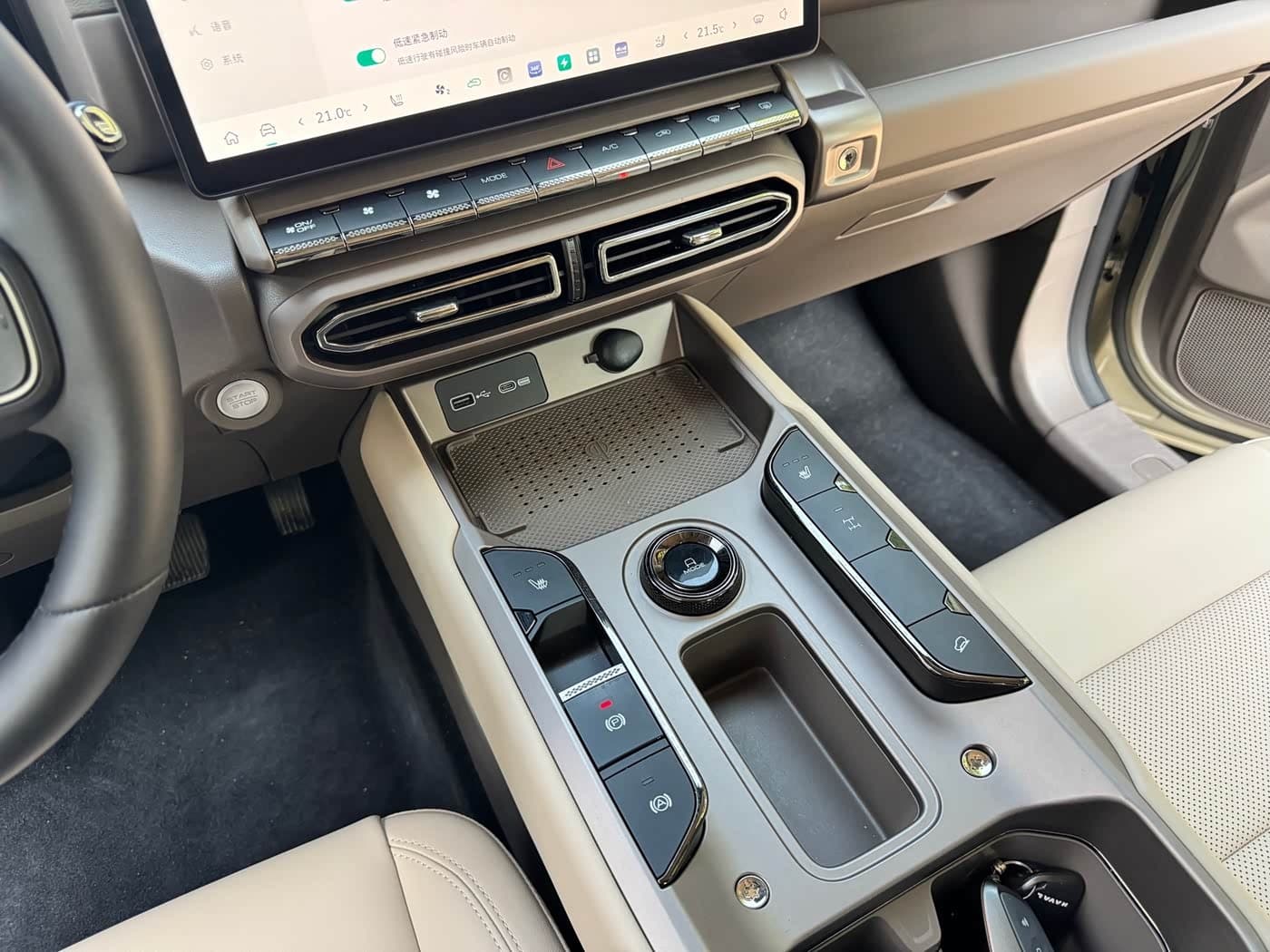 2025 Haval Second-Generation Big Dog New Energy Silver Gray, 15,000 km, China export – photo 10
