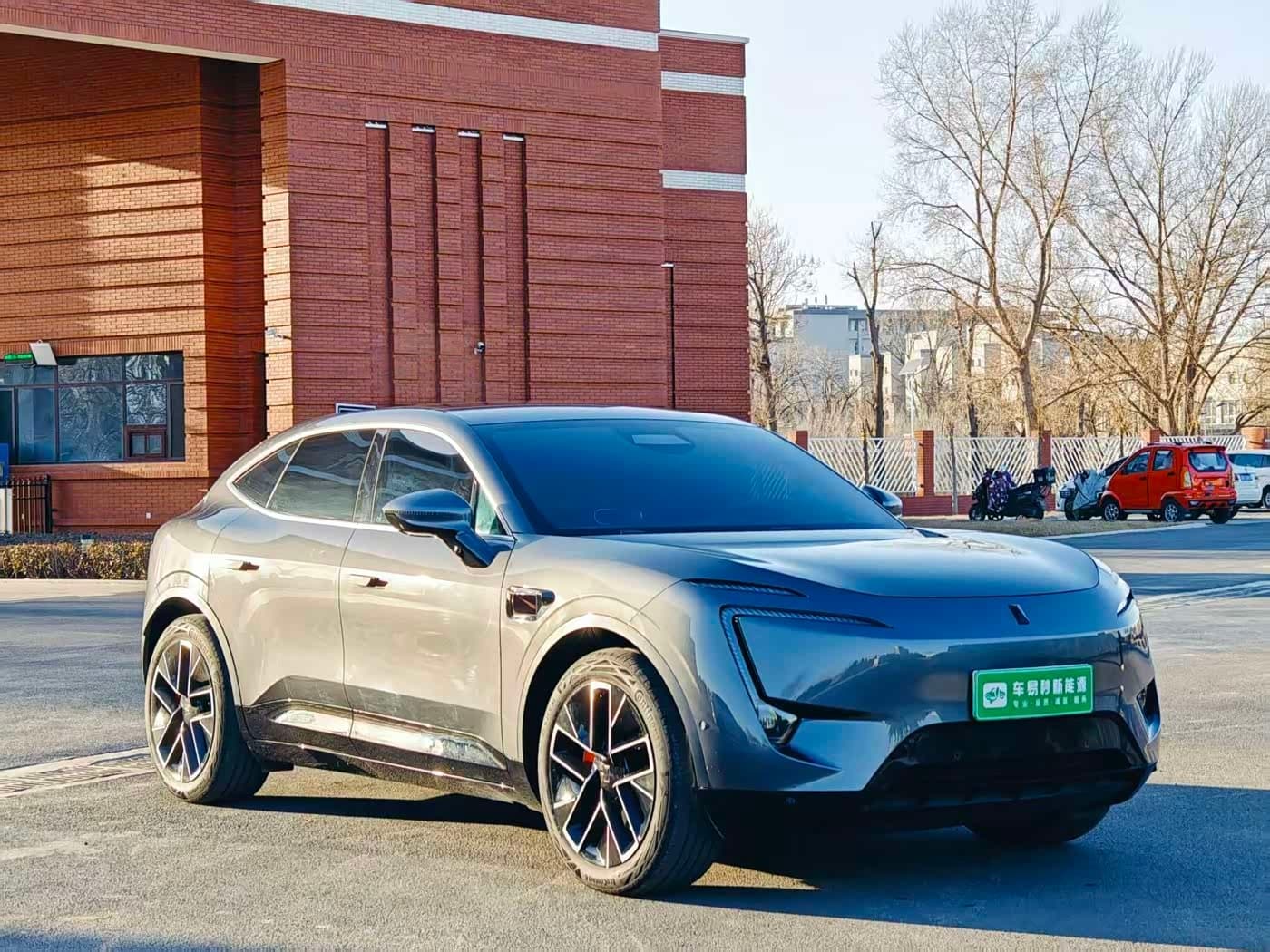 2023 Avatr 11 رمادي فضي, 40,000 km, China export – photo 3