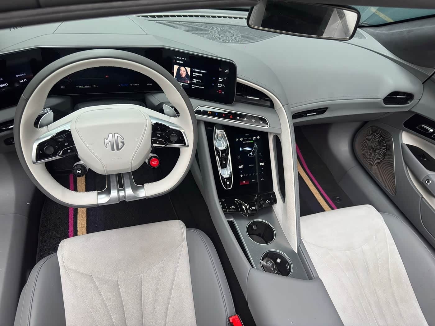 2023 MG Cyberster رمادي فضي, 30,000 km, China export – photo 13