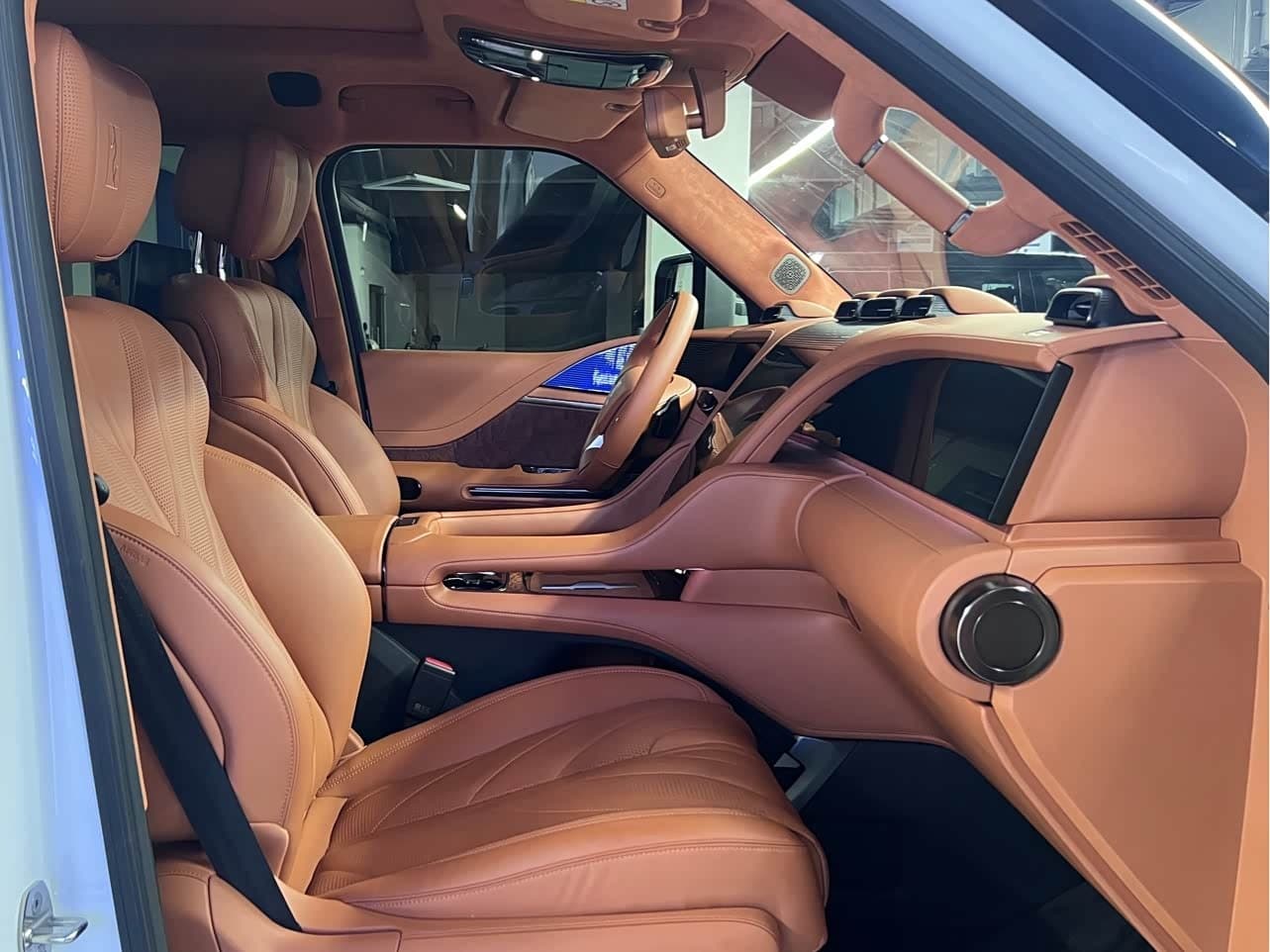 2023 Yangwang U8 White, 43,000 km, China export – photo 5