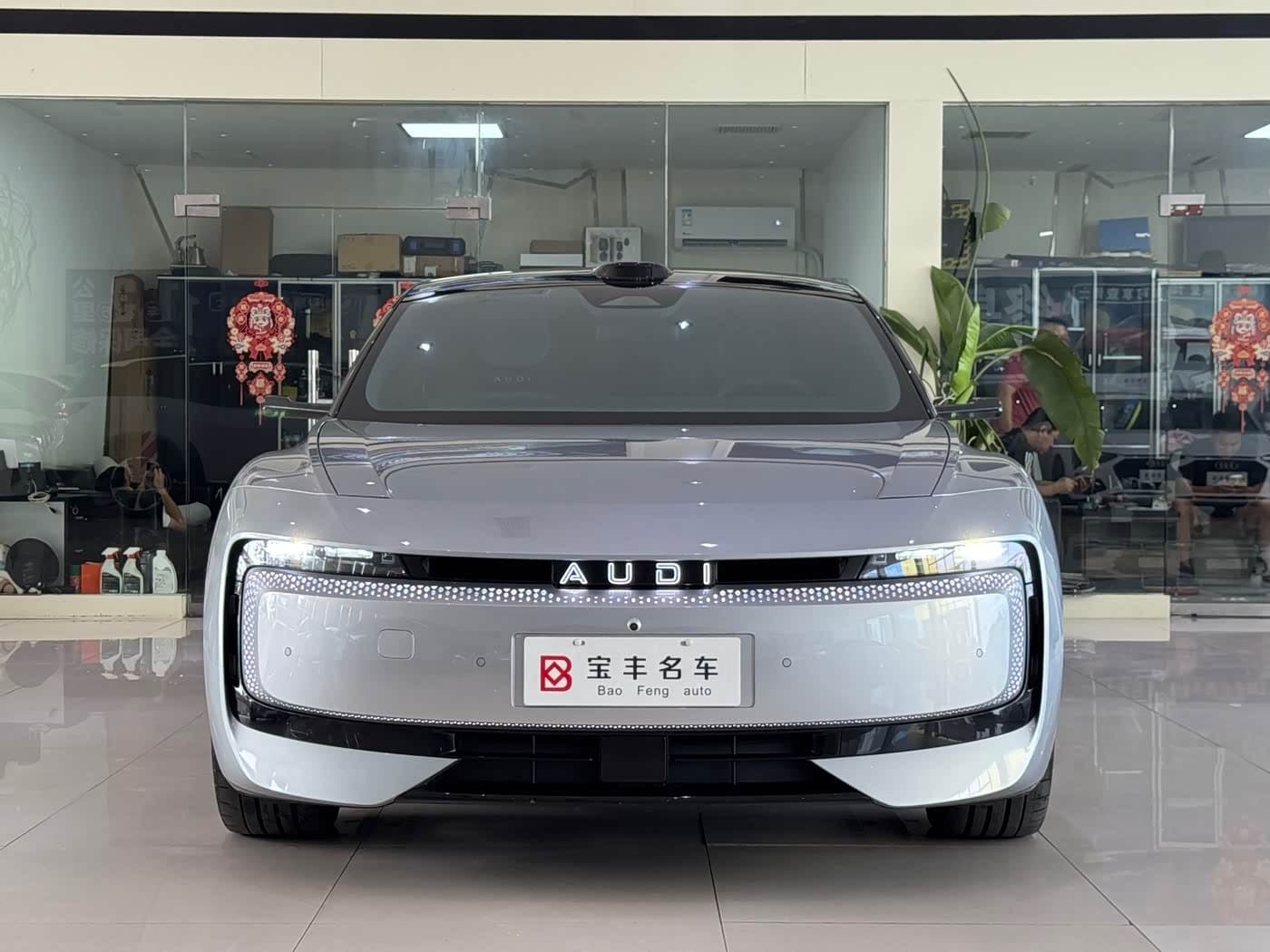 2025 Audi E5 Sportback Gris Plata, 21,000 km, China export – photo 2