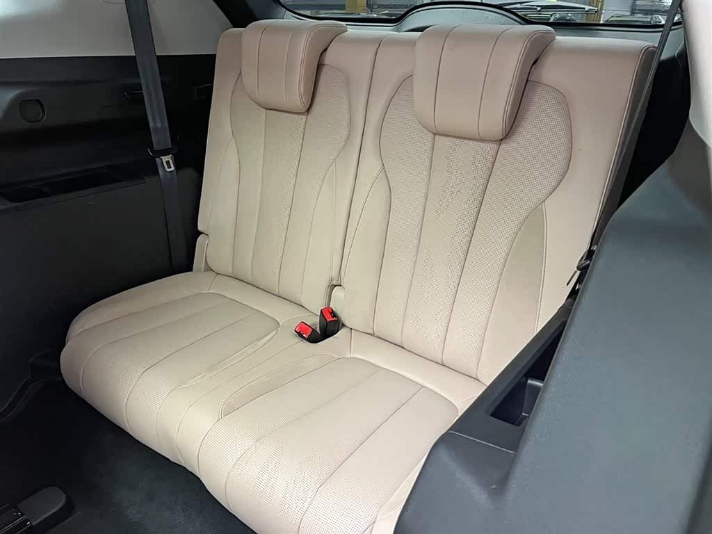 2025 Jetour Shanhai L9 Silbergrau, 9,500 km, China export – photo 17
