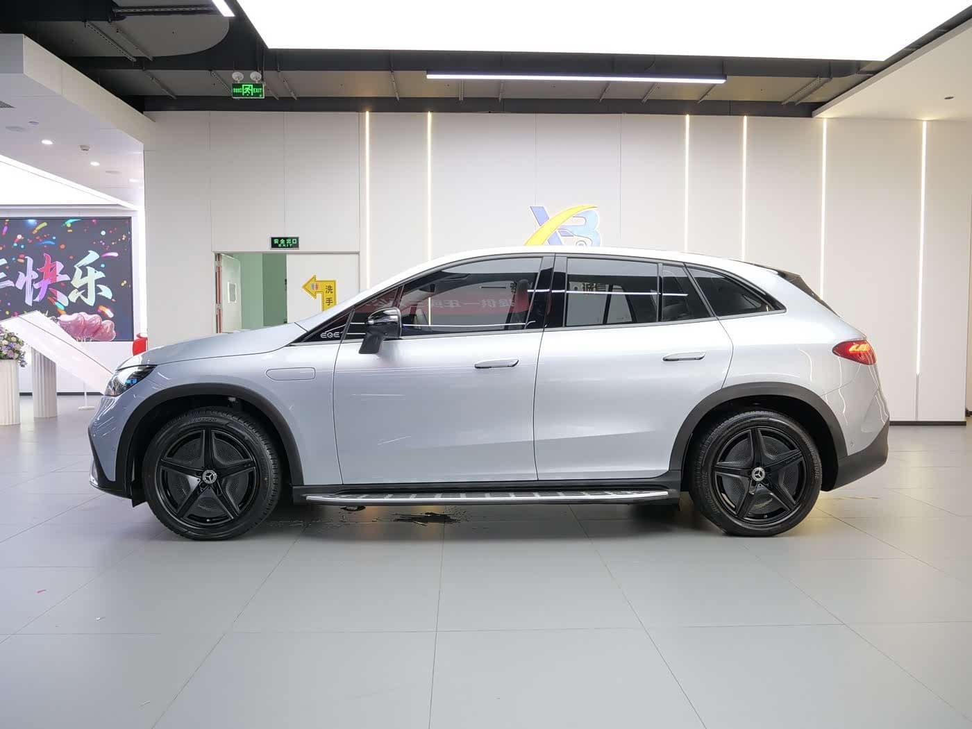 2023 Mercedes-Benz EQE SUV Silver Gray, 38,900 km, China export – photo 5