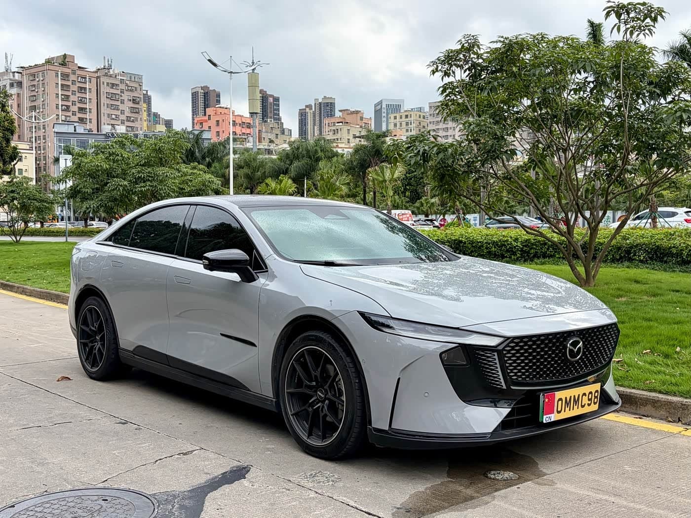 2024 Mazda EZ-6 Silbergrau, 29,000 km, China export – photo 3