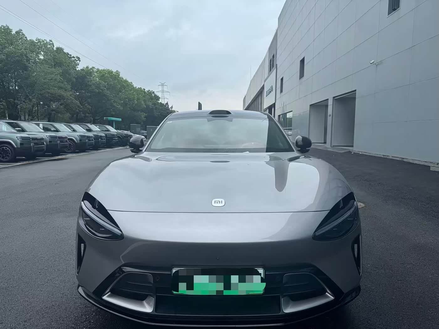 2025 Xiaomi Auto Xiaomi YU7 رمادي فضي, 18,000 km, China export – photo 2