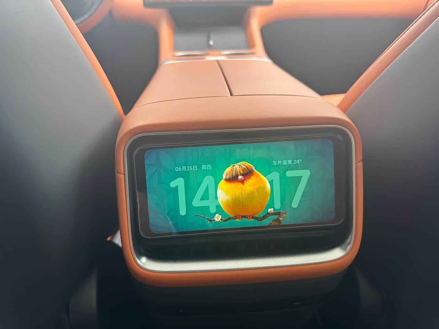 2025 Xiaomi Auto Xiaomi YU7 رمادي فضي, 18,000 km, China export – photo 10