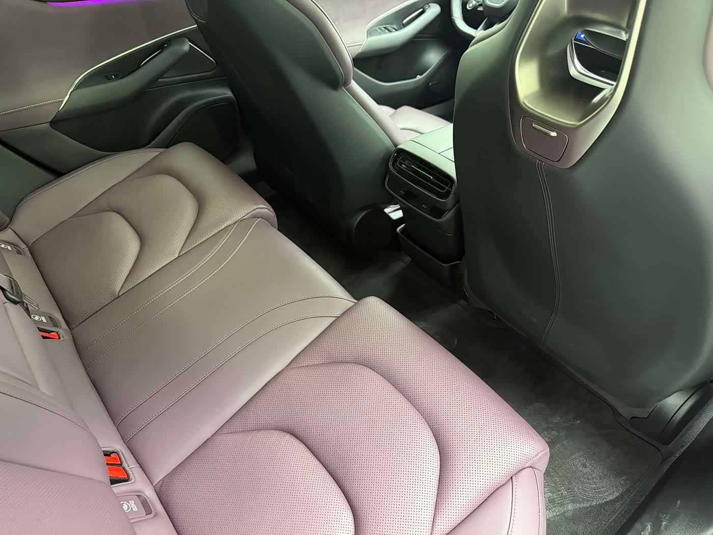 2024 Xiaomi Auto Xiaomi SU7 Red, 20,000 km, China export – photo 7