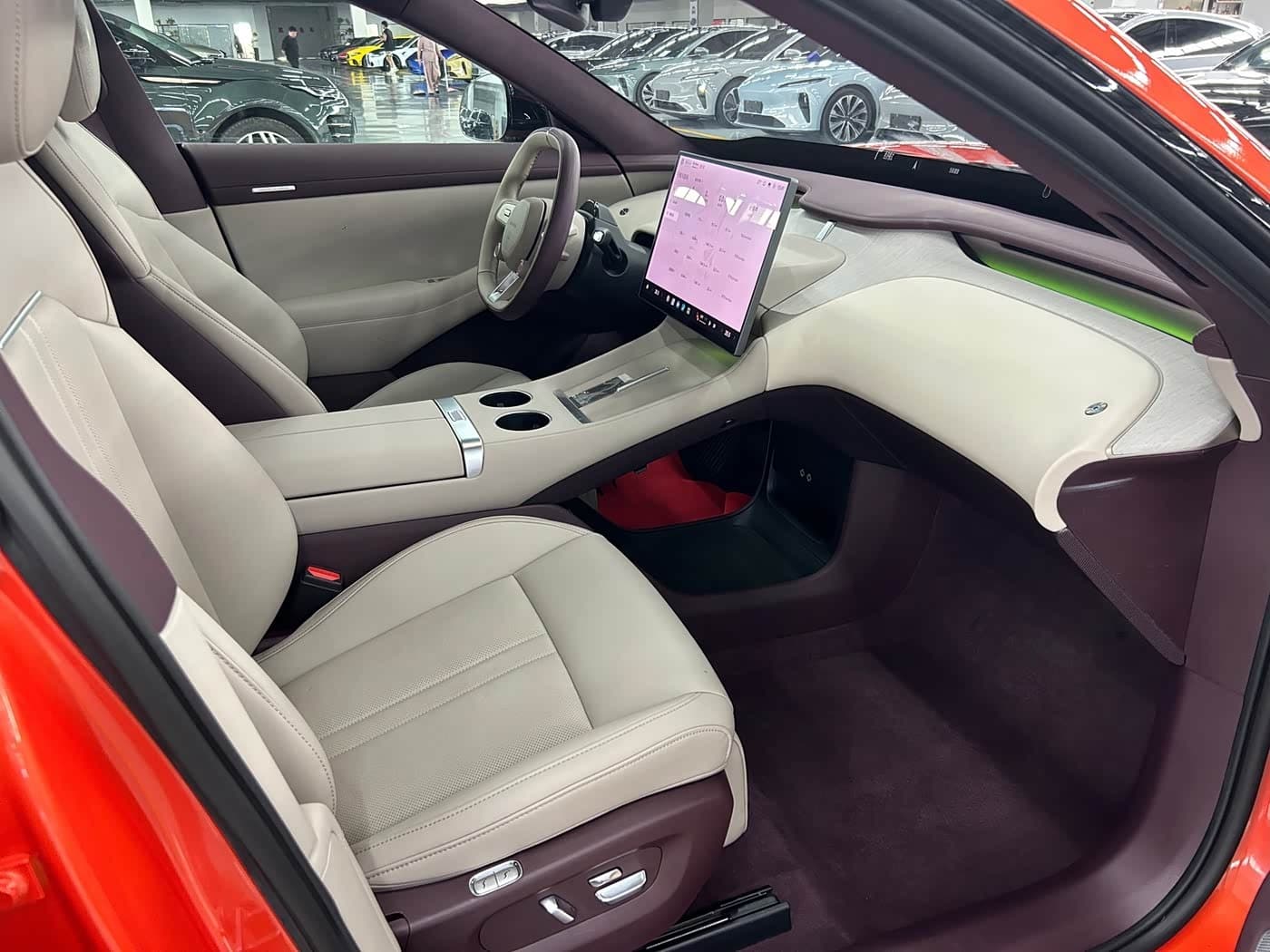 2025 Xiaomi Auto Xiaomi YU7 Yellow, 8,000 km, China export – photo 9