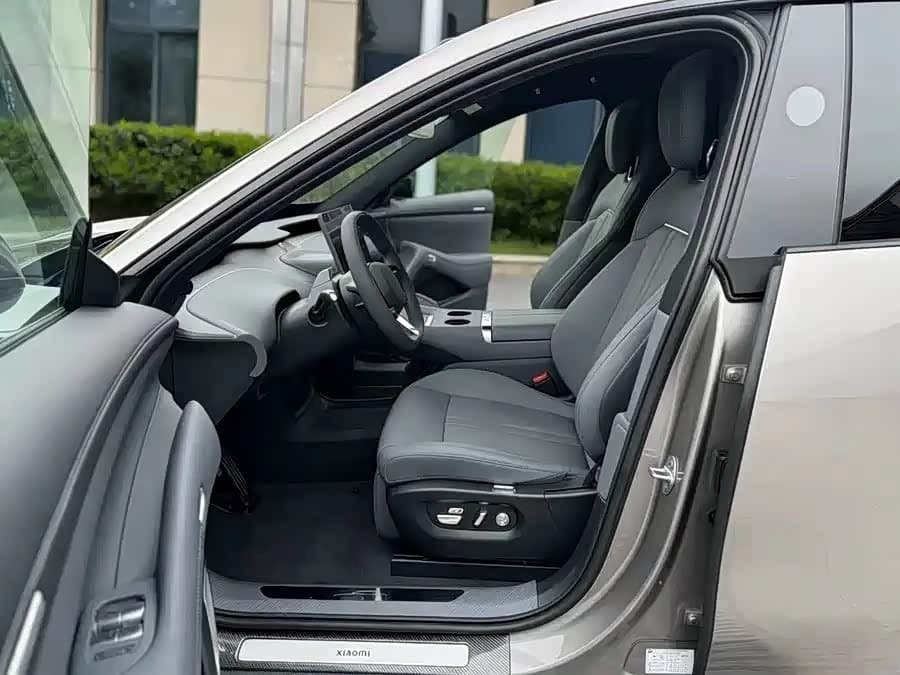 2025 Xiaomi Auto Xiaomi YU7 Silbergrau, 13,000 km, China export – photo 7