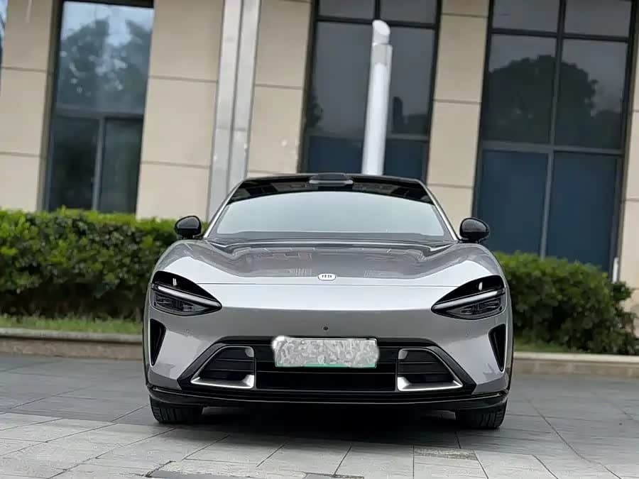 2025 Xiaomi Auto Xiaomi YU7 Silbergrau, 13,000 km, China export – photo 2