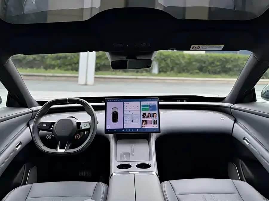 2025 Xiaomi Auto Xiaomi YU7 Silbergrau, 13,000 km, China export – photo 4