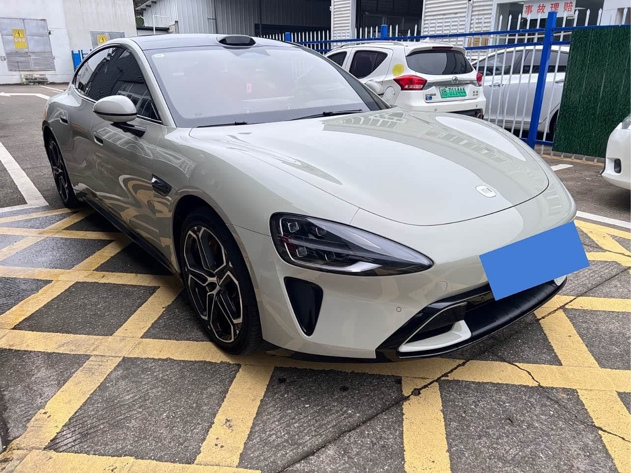 2024 Xiaomi Auto Xiaomi SU7 Silbergrau, 12,000 km, China export – photo 3