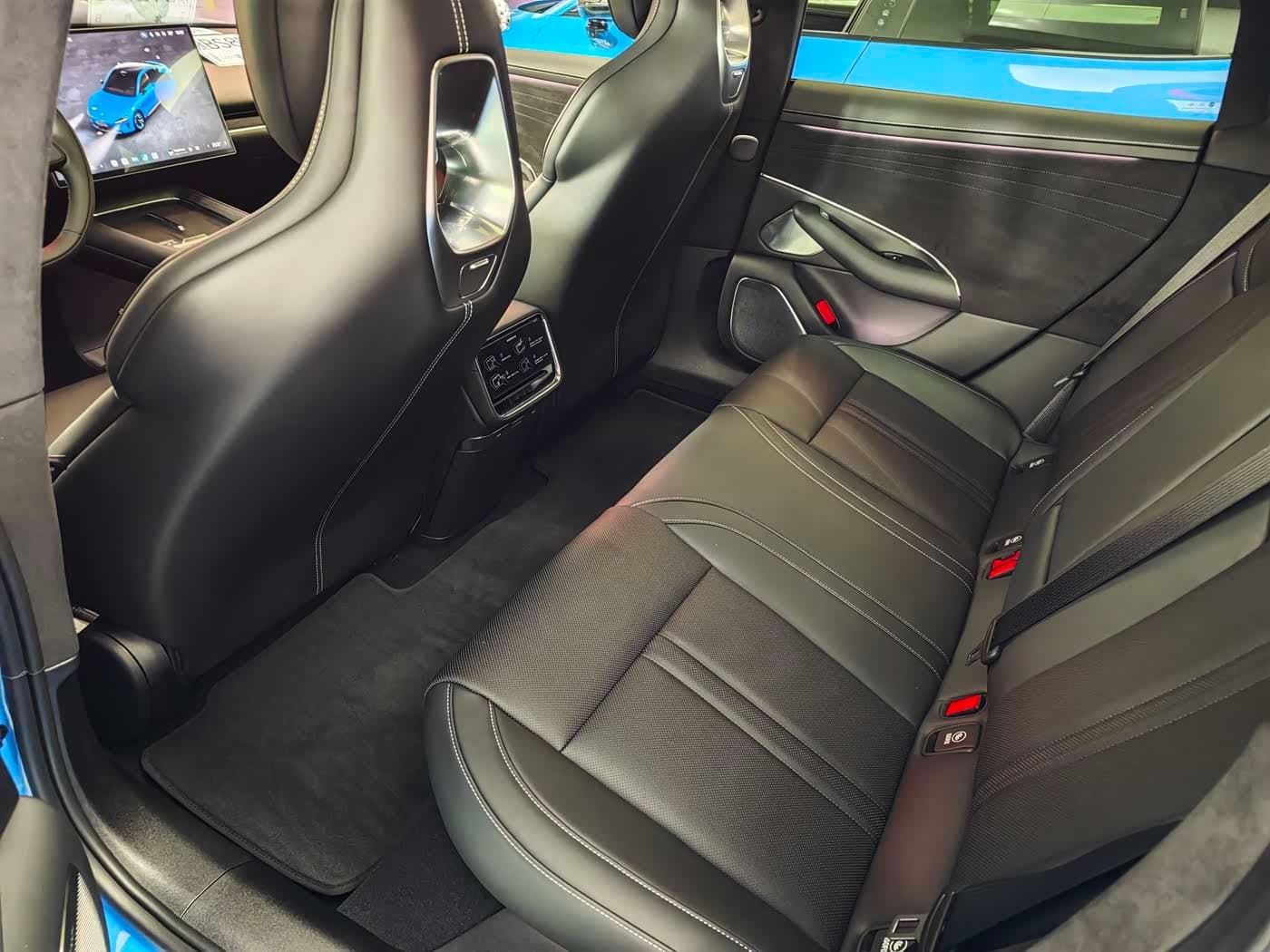 2026 Xiaomi Auto Xiaomi SU7 Blue, 1,000 km, China export – photo 14