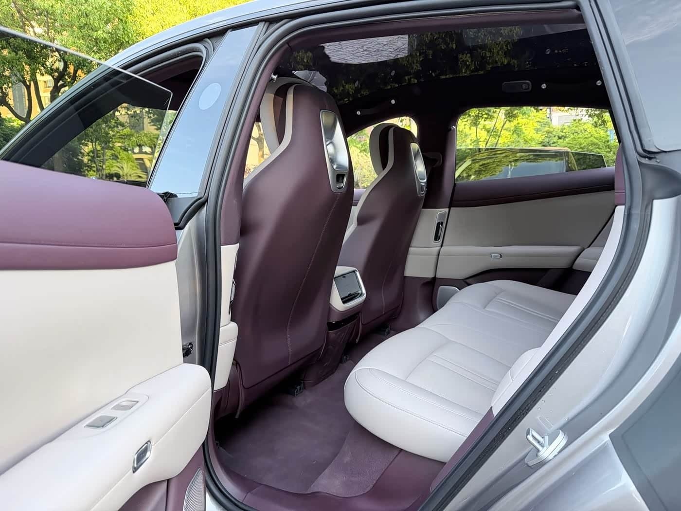 2025 Xiaomi Auto Xiaomi YU7 Silbergrau, 10,000 km, China export – photo 7