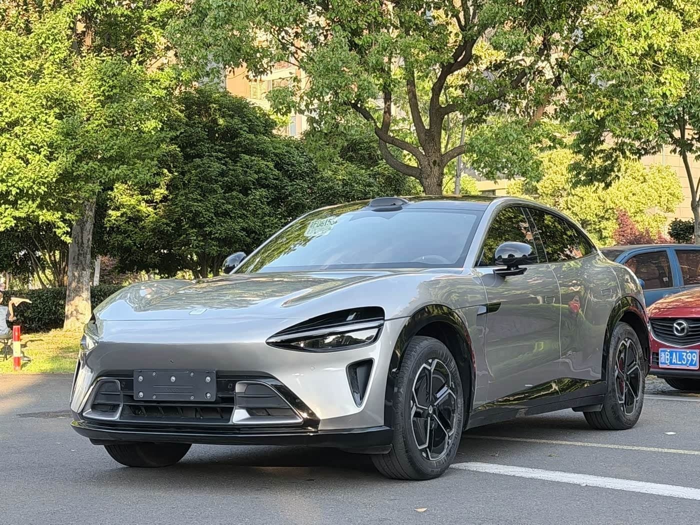2025 Xiaomi Auto Xiaomi YU7 Silbergrau, 10,000 km, China export – photo 1
