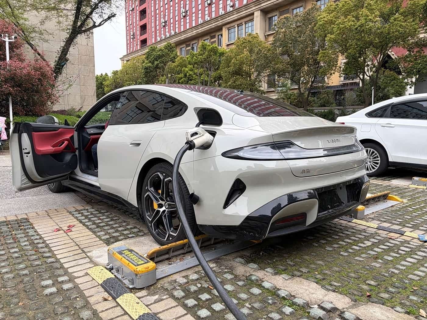 2024 Xiaomi Auto Xiaomi SU7 Silbergrau, 20,000 km, China export – photo 15